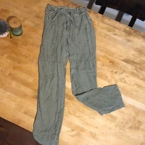 American eagle green linen pants with tie belt